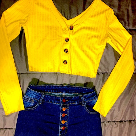 Large sexy v-neck, mid-ribbed, long-sleeved women’s top - Picture 3 of 3